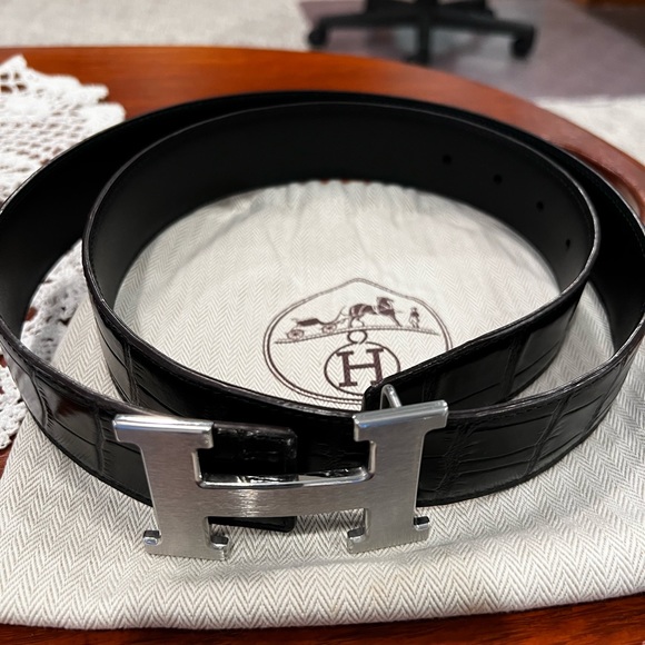 Hermes Men’s belt. 45 1/2 inches long. Multiple holes for adjustment - Picture 1 of 6